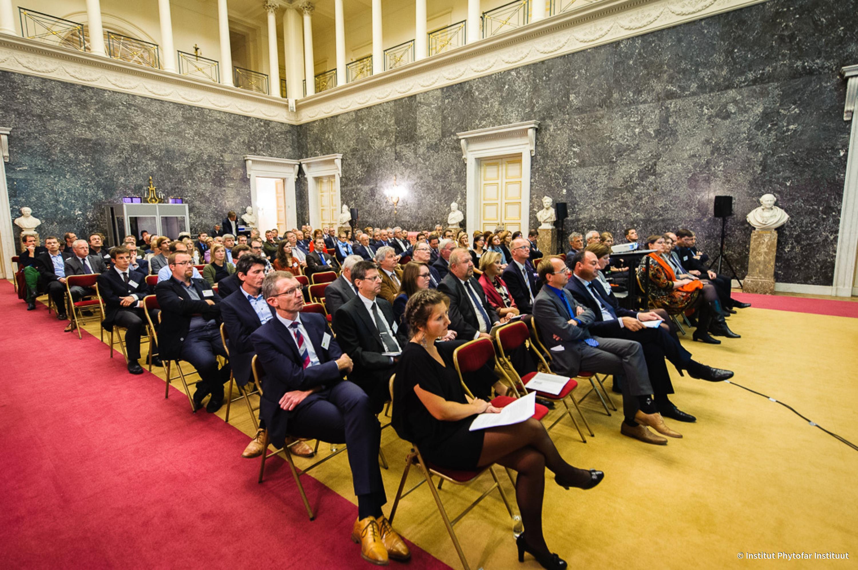 galerie-des-photos-de-la-remise-des-prix-de-l-institut-phytofar-2015